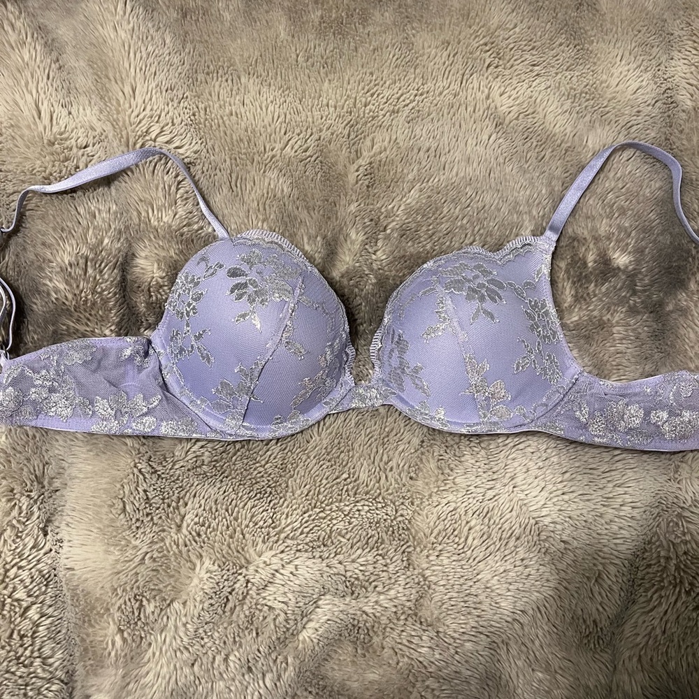 VS Lavender Lace Underwire Bra
